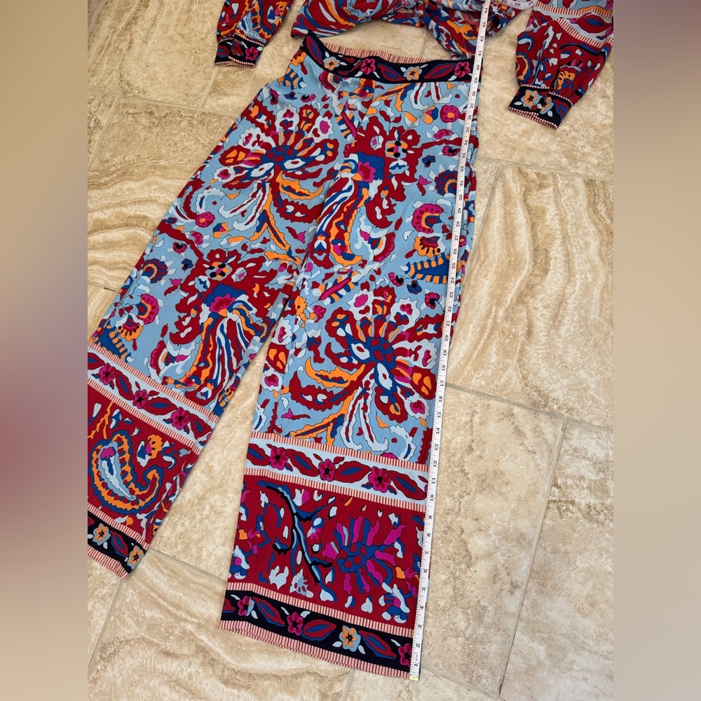 2 piece Cupcakes & Cashmere Red and Blue Floral‎ Top and Pants - Picture 9 of 14